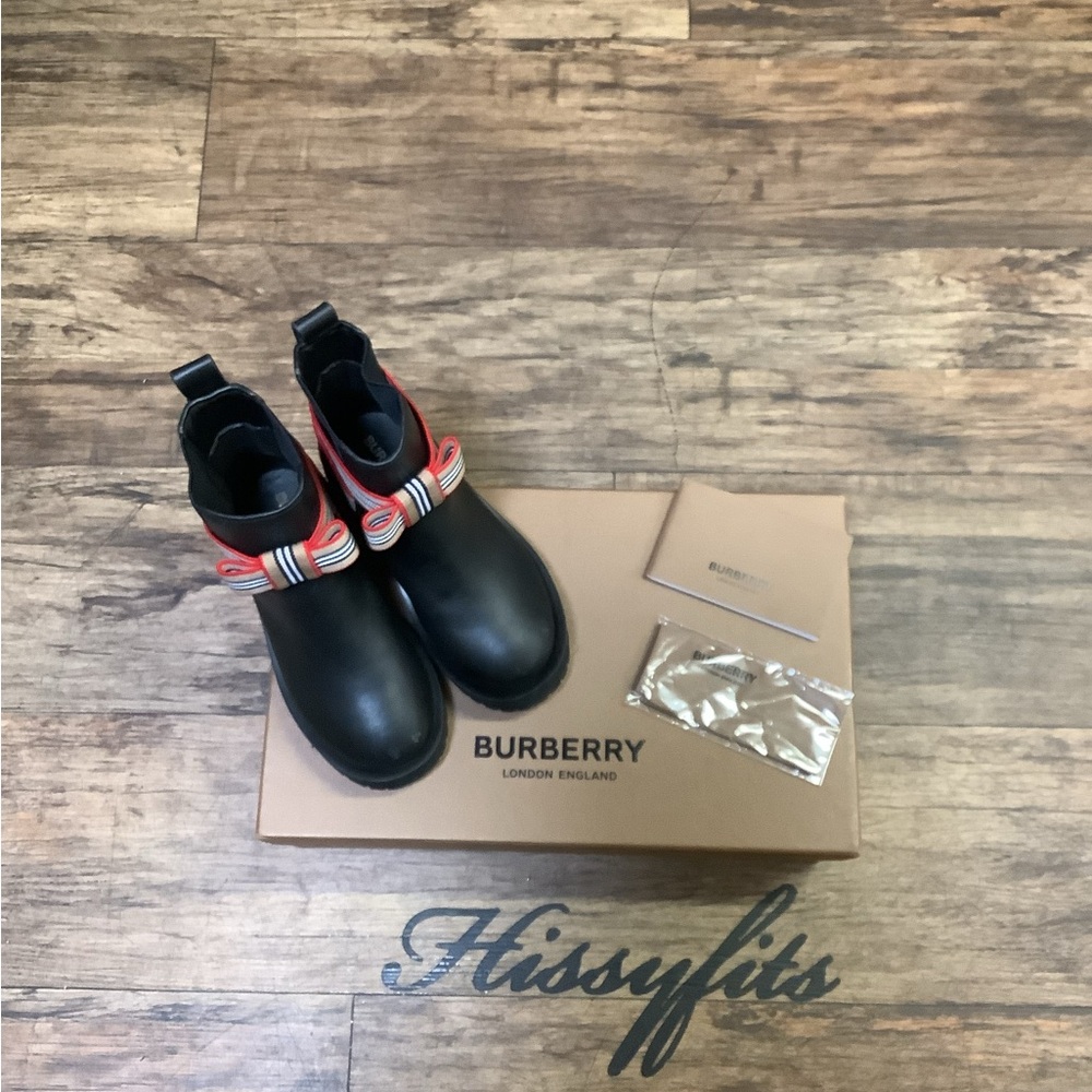 Burberry Kids Black and Red Shoes